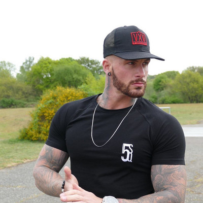 Stílusos férfi póló három színben hímzéssel