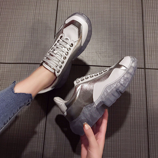 Modern női sportcipő két színnel