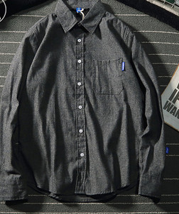 Modern férfi ing két színben, zsebbel