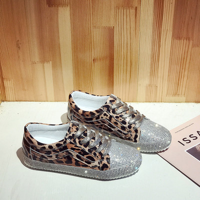 Μοντέρνα γυναικεία αθλητικά παπούτσια με πέτρινη διακόσμηση σε τρία χρώματα