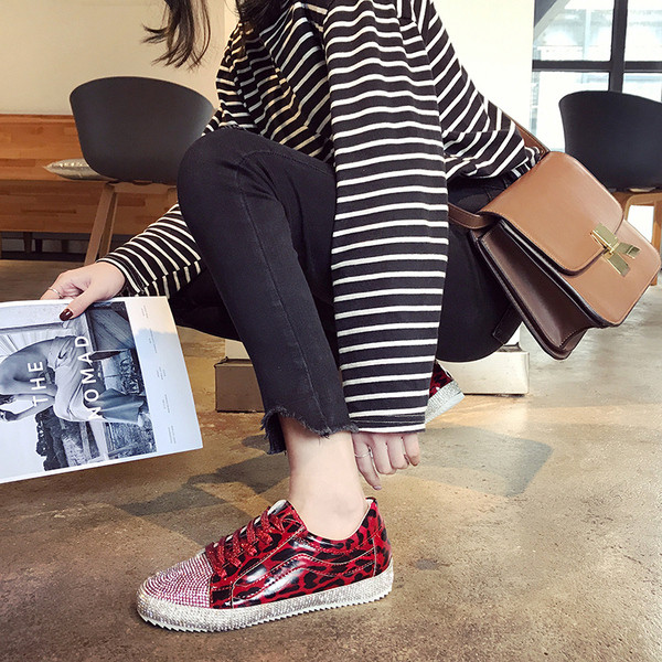 Μοντέρνα γυναικεία αθλητικά παπούτσια με πέτρινη διακόσμηση σε τρία χρώματα