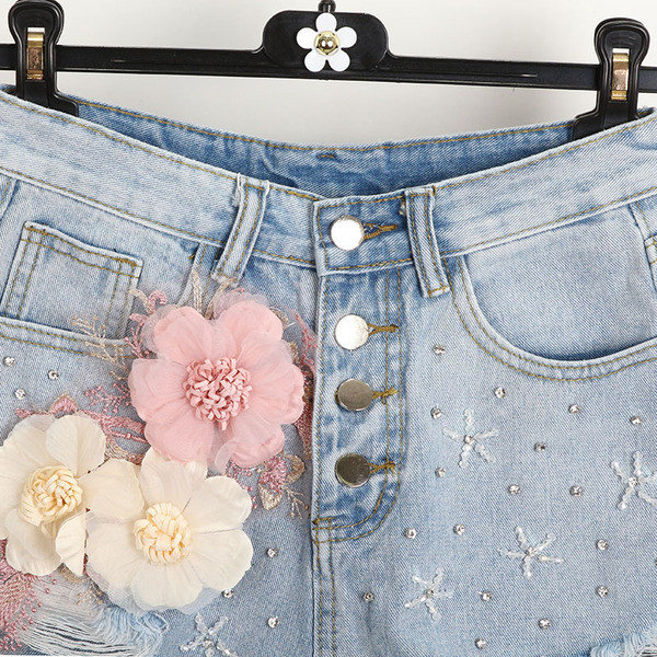 Női rövidnadrág 3D elemmel