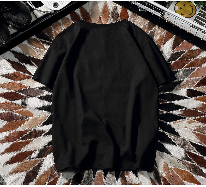 Férfi póló három színben rátéttel és felirattal