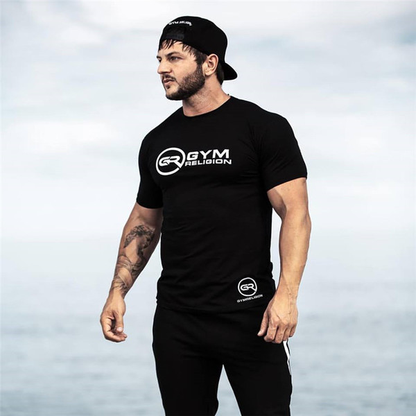 Férfi sportpóló fekete-fehér színben felirattal