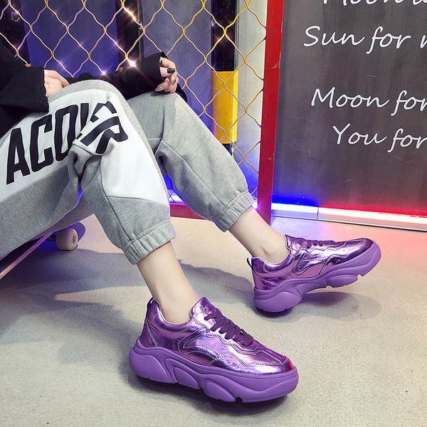 Περιστασιακά γυναικεία αθλητικά παπούτσια σε ασημί και μοβ χρώμα