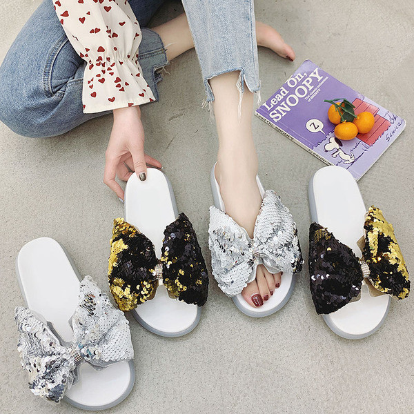 Stílusos női papucs flitterekkel, két színben