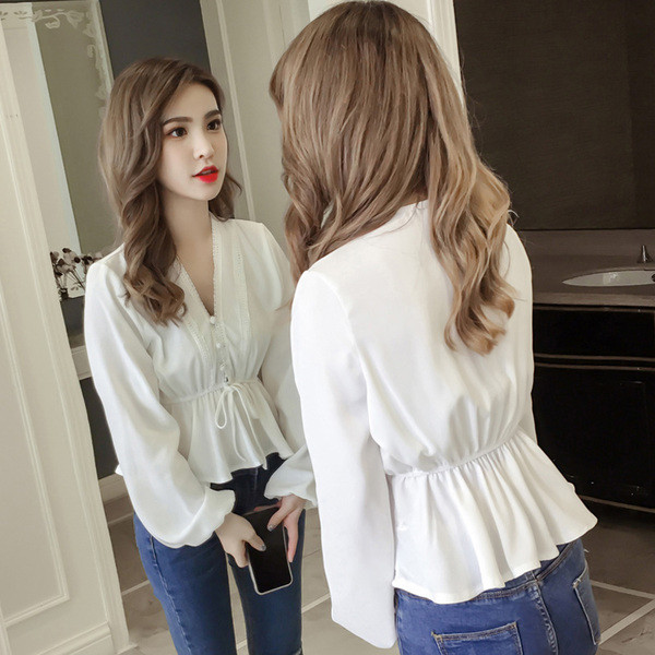 Modern női ing V-nyakkal és gombokkal