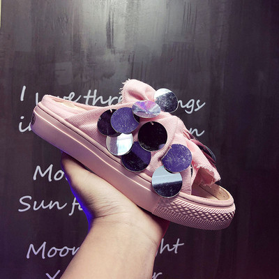 Κομψές κυρίες παντόφλες με πούλιες σε τρία χρώματα