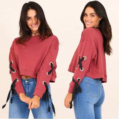 Stílusos női blúz hosszú ujjal és O-nyakkal