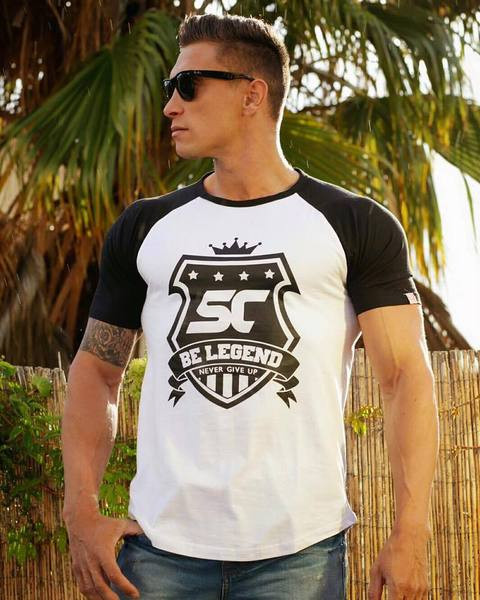 Modern férfi póló négy színben, rátéttel