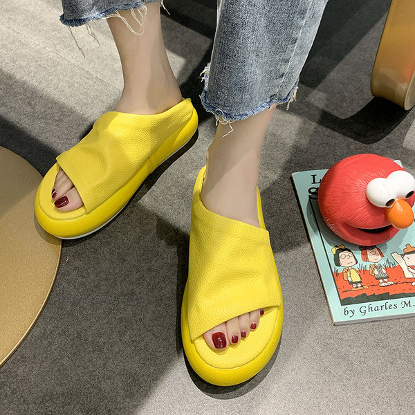 NEW Casual  γυναικείες παντόφλες σε άσπρο και κίτρινο χρώμα