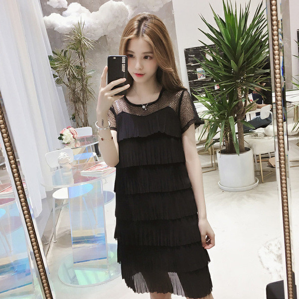 Modern női ruha csipkével három színben, rövid ujjal