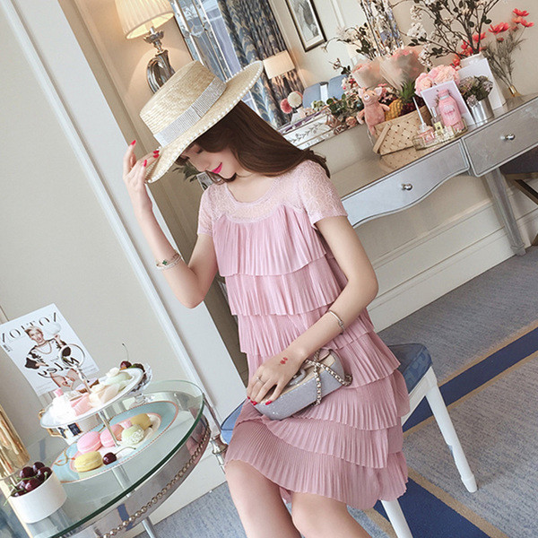 Modern női ruha csipkével három színben, rövid ujjal