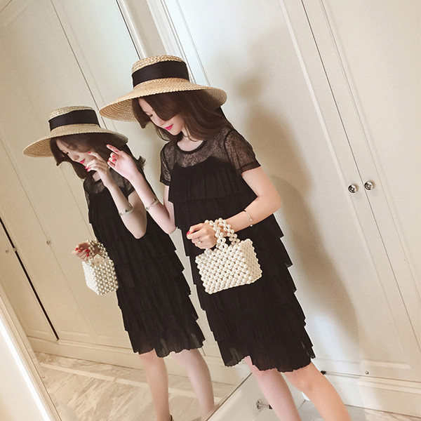 Modern női ruha csipkével három színben, rövid ujjal