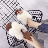 Aktuális női pehelypapucs több színben