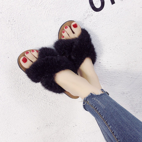 Aktuális női pehelypapucs több színben