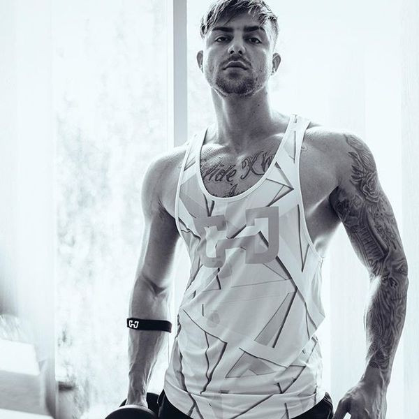 Ανδρικό αμάνικο μπλουζάκι  σε δύο χρώματα με εφαρμογή