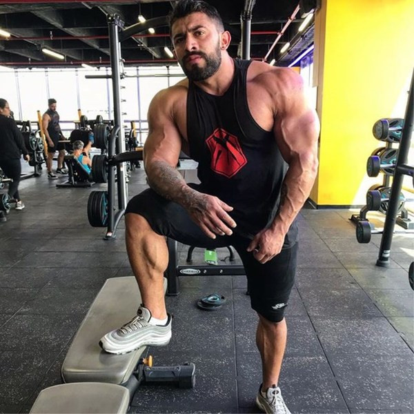 Αθλητικό ανδρικό μπλουζάκι σε μαύρο και άσπρο χρώμα με εφαρμογή