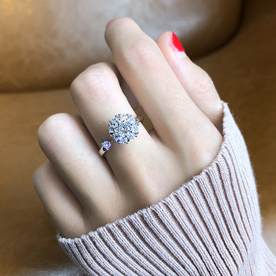 Дамски стилен пръстен с декоративни камъни