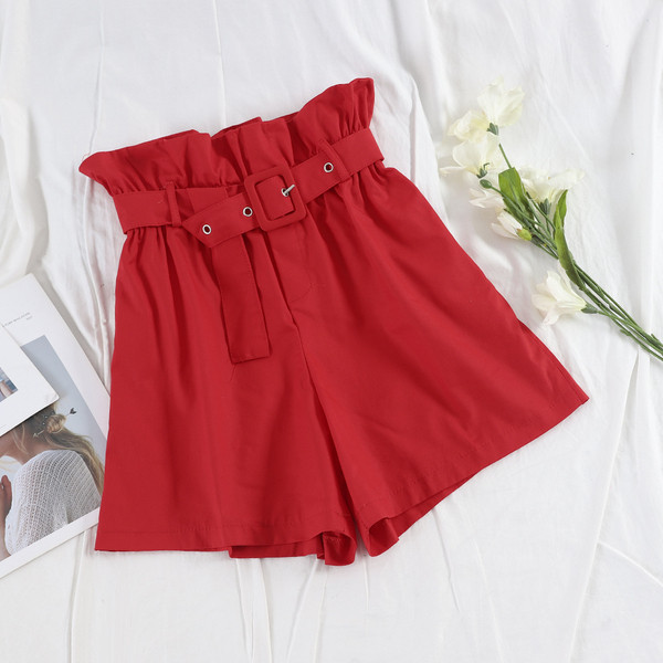 Дамски къси панталони с висока талия и колан в няколко цвята