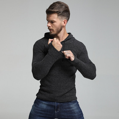 Μοντέρνο ανδρικό μπλουζάκι με κουκούλα σε τέσσερα χρώματα