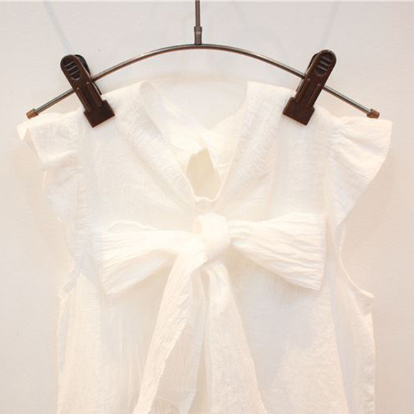 Modern, kétrészes nadrágból és blúzból álló gyerekszett lányoknak