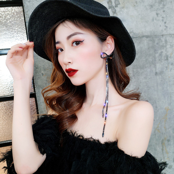 Fekete hosszú női fülbevaló