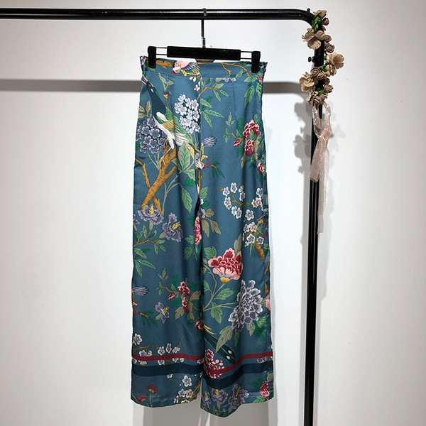 Aktuális női széles nadrág, magas derékkal