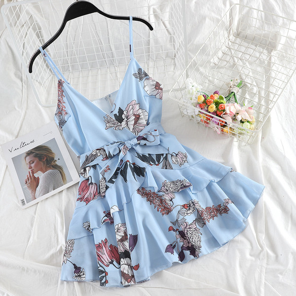 Stílusos női nyári ruha V-nyakkal