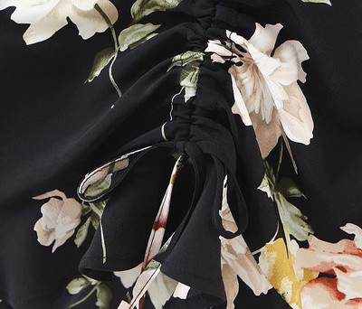 Modern női blúz három színben virágmotívumokkal és V-nyakkal