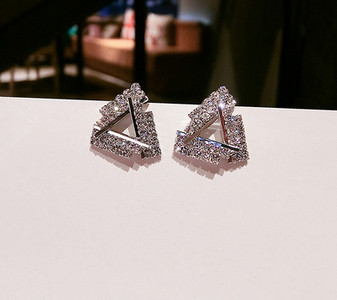 Cercei eleganti de dama in doua culori cu pietre