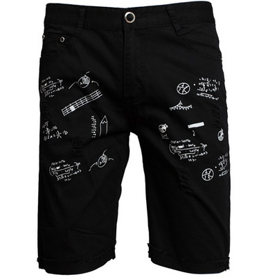 Modern férfi rövid farmernadrág fehér és fekete rátéttel