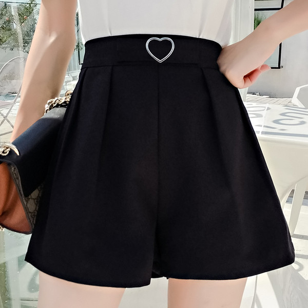 Modern női rövidnadrág két színben