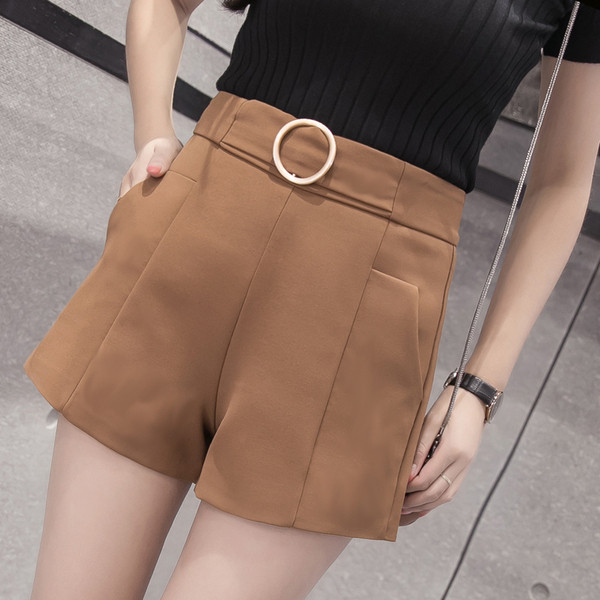 Модерни дамски къси панталони с джобове в три цвята