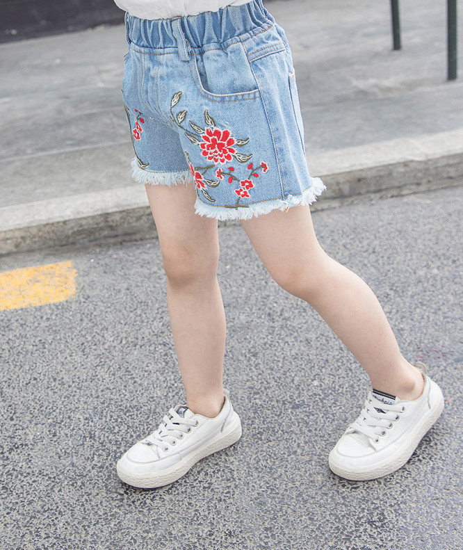 Gyerek rövidnadrág hímzéssel lányoknak