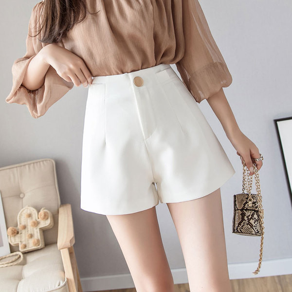 Női rövidnadrág fehér és fekete színben