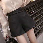 Elegáns rövidnadrág cipzárral több színben