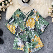 Női alkalmi kombinét V-nyakú és rövid ujjú