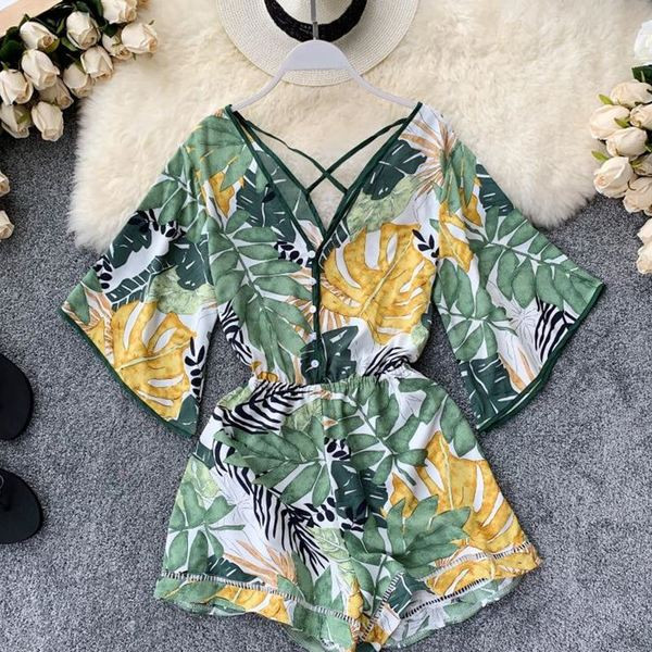 Női alkalmi kombinét V-nyakú és rövid ujjú