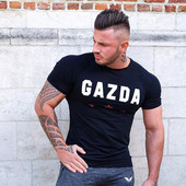 Modern férfi póló fekete színben felirattal