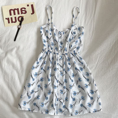 Hétköznapi női overall vékony pántokkal, virágos motívummal