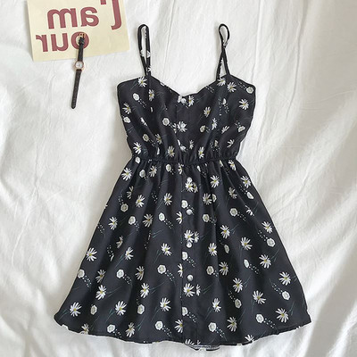 Hétköznapi női overall vékony pántokkal, virágos motívummal