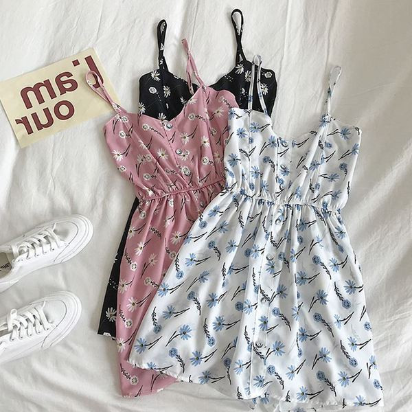 Hétköznapi női overall vékony pántokkal, virágos motívummal