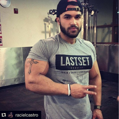 Aktuális férfi póló három színben felirattal