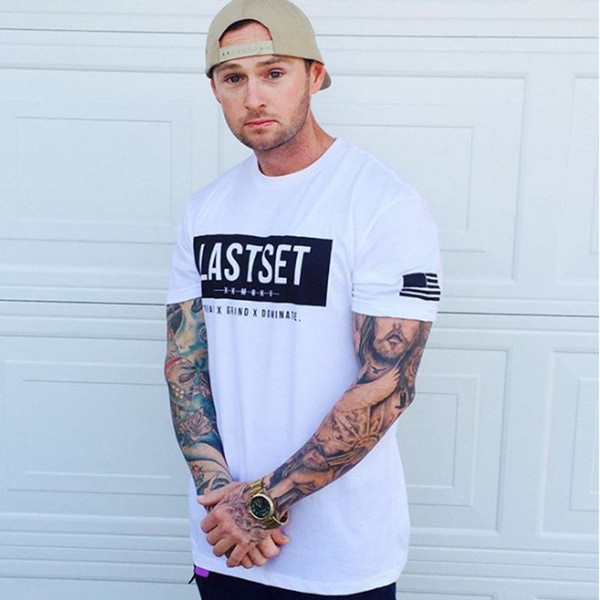 Aktuális férfi póló három színben felirattal