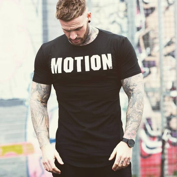 Férfi aktuális póló két színben felirattal