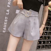 Elegáns női rövidnadrág övvel, három színben