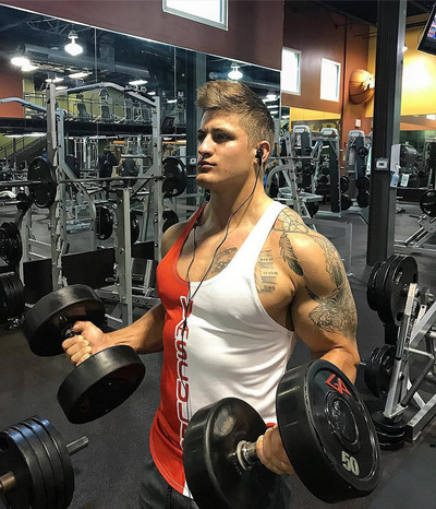 Καθημερινή ανδρική αμάνικι μπλούζα σε διάφορα χρώματα με εφαρμογές