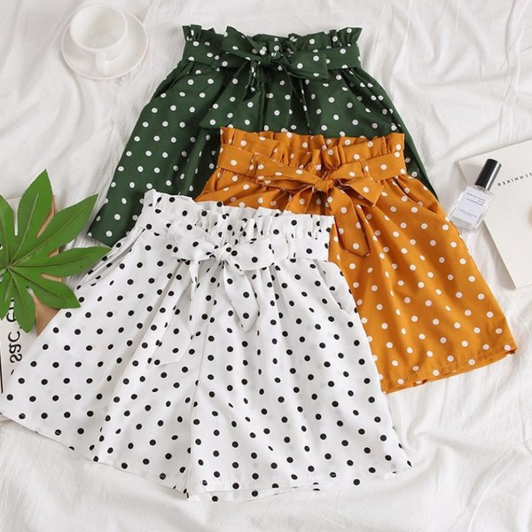 Divatos női rövidnadrág több színben pöttyökben