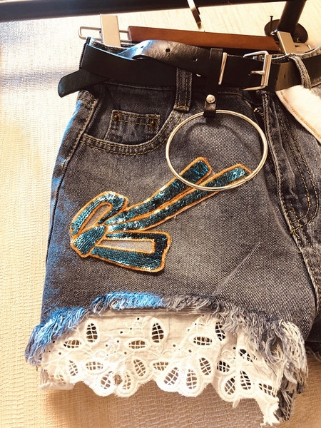 Új modell női rövidnadrág magas derékkal és egy elem - csipke